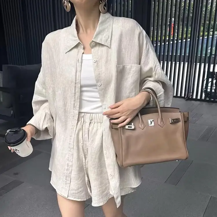 

Летний комплект из хлопка и льна для женщин: свободный крой, премиум-качество, защита от солнца, антивозрастной эффект, льняные шорты, комплект из двух предметов