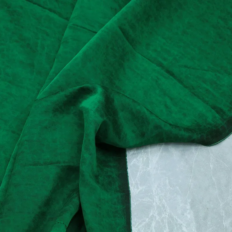

Spring grass green crack Xiangyunsha silk fabric perfect cheongsam Hanfu shirt satin