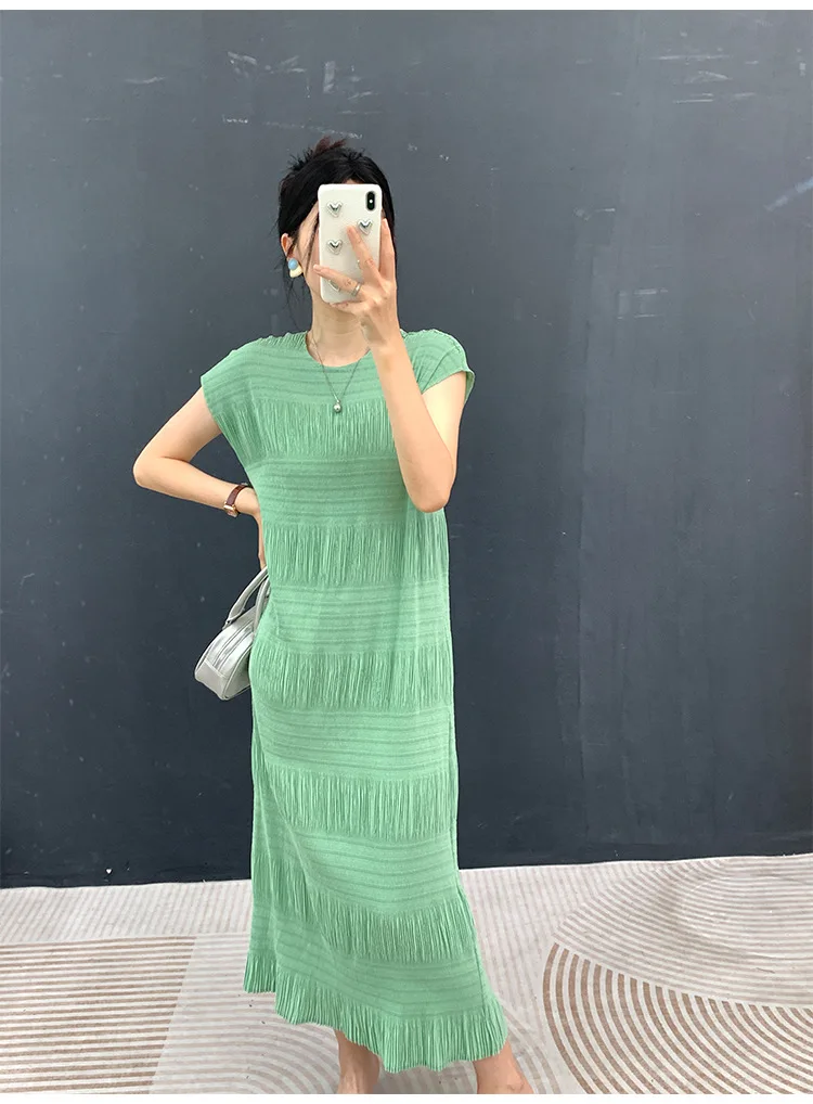 Miyake Plissee-Kleid Elegantes Weißes Mehrlagiges Sommer-Damen-Freizeitkleid Langes Maxikleid Strukturiertes Schmal Geschnittenes Schickes Alltagskleid – Detail 15