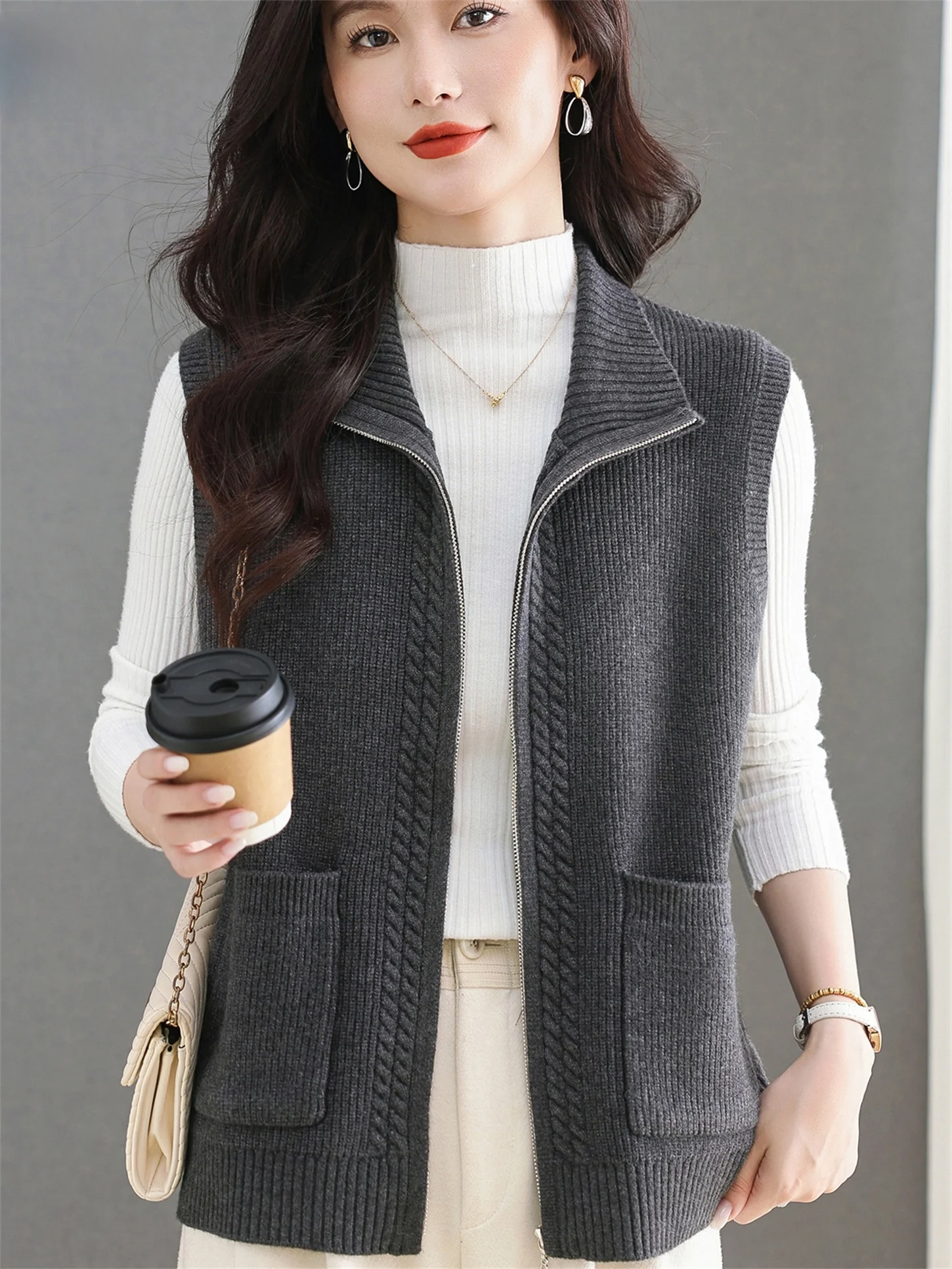 

Свободный вязаный жилет с высоким воротником для женщин среднего возраста, модная облегающая повседневная чистящая верхняя одежда
