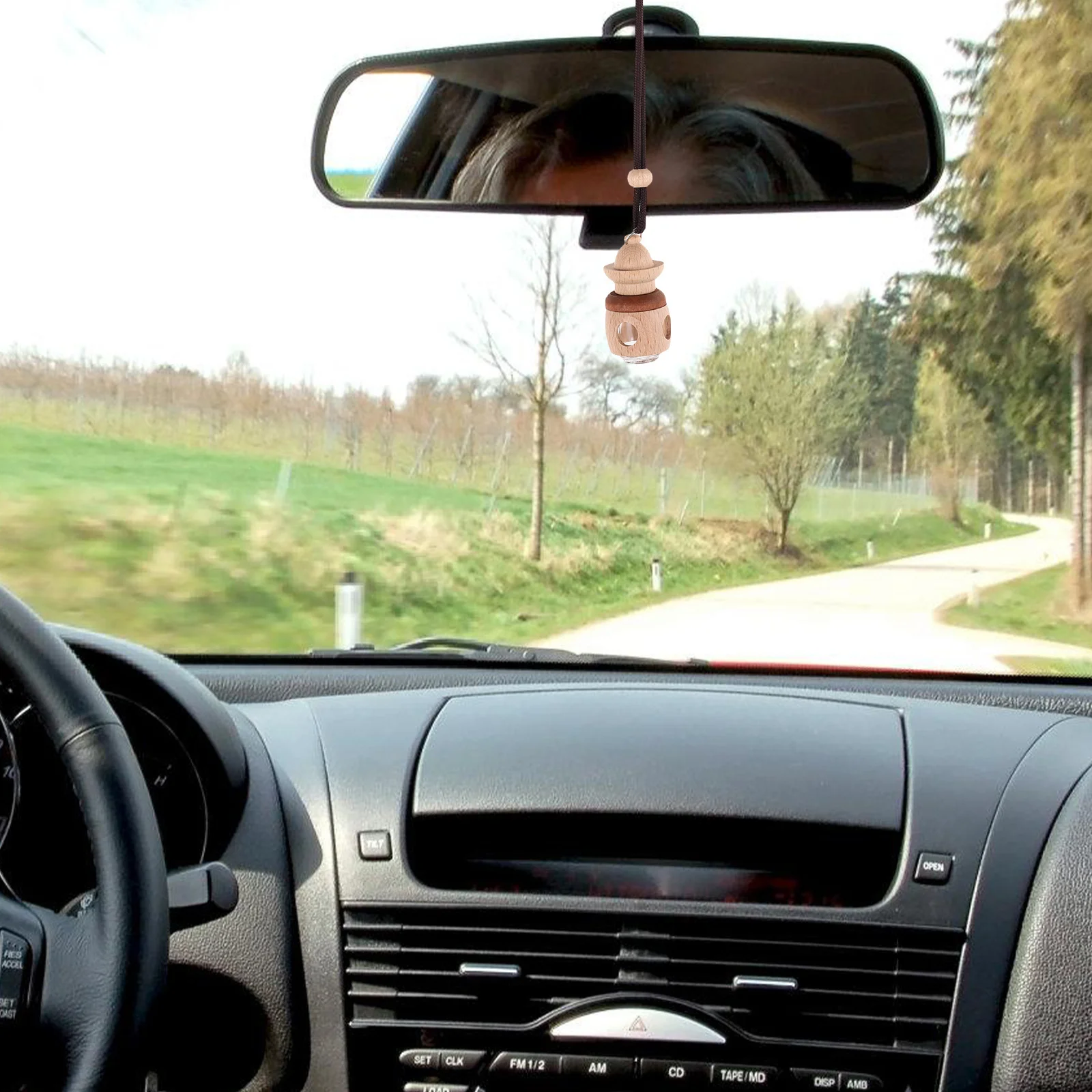 

Cute Wooden Car Freshener Essential Oil Diffuser Creative Hanging Pendant Rearview Mirror Decoration Refillable Aromatherapy