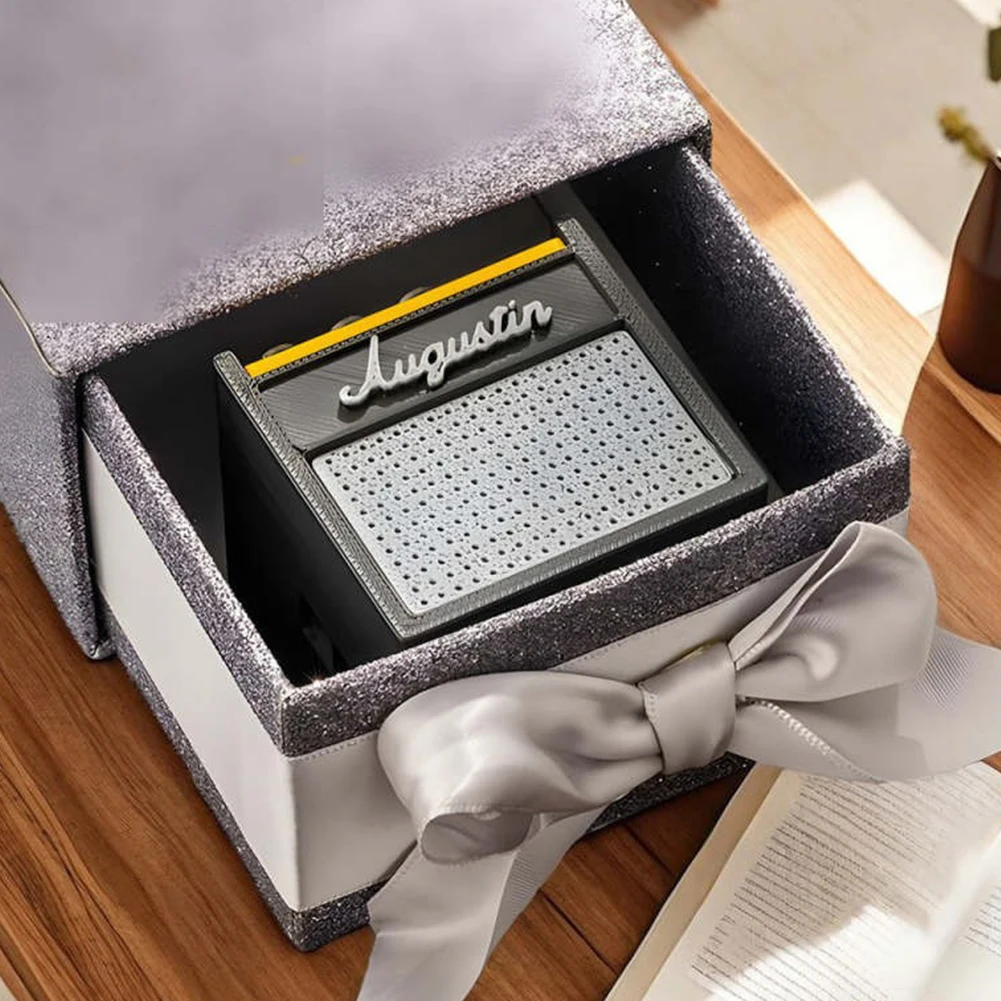 

3D-печатный органайзер-коробка для гитарных медиаторов в виде ретро-гитарного усилителя для музыкантов и гитаристов