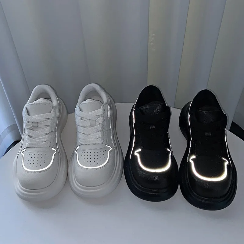 

Women's White Shoes 2025 New Versatile Korean Fashion Reflective Platform Thick Sole Height-Increasing Sneakers