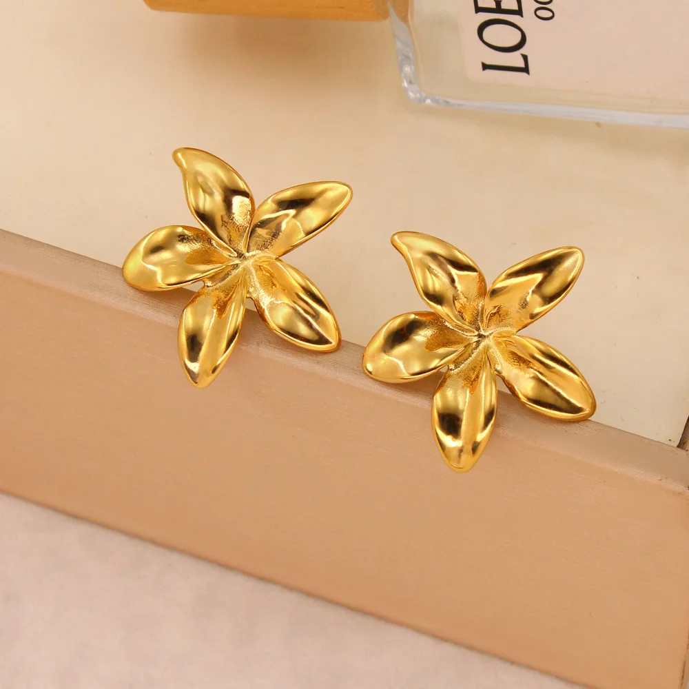DIY accessories French retro simple stainless steel flower earrings jewelry spring and autumn essential personality versatile In