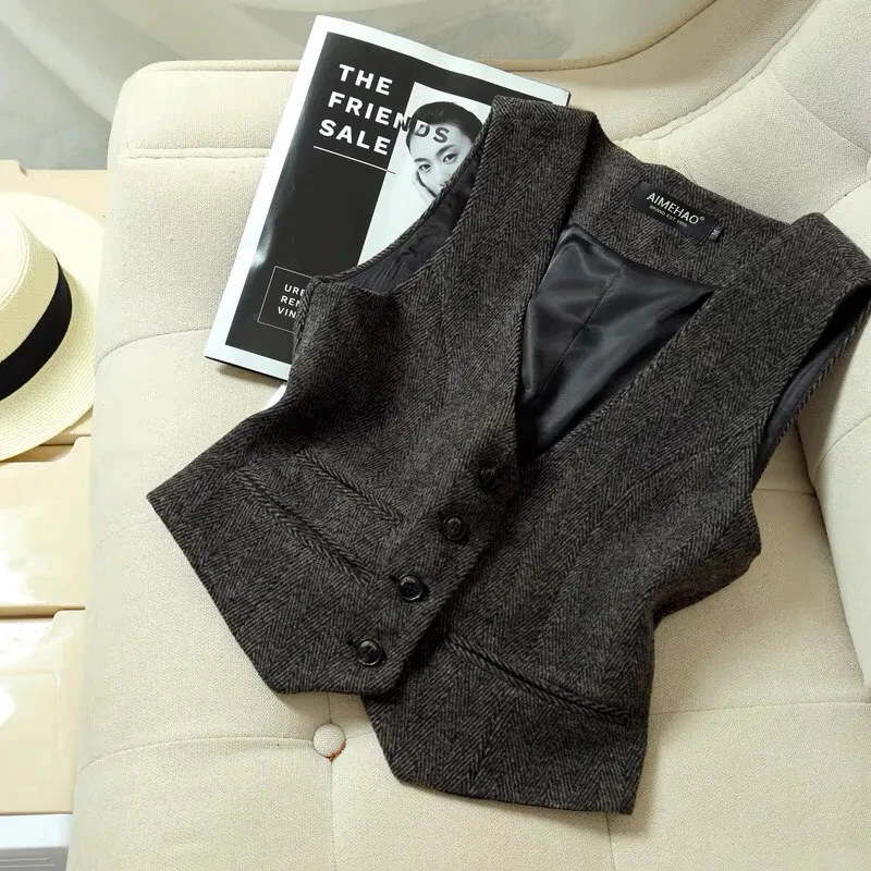 Chaleco Gris Dama: La Prenda Esencial para un Estilo Profesional y Elegante en el Trabajo
