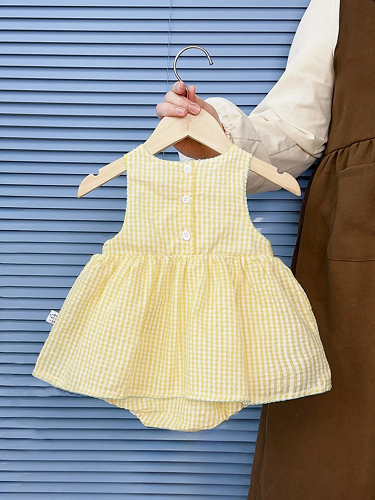 

Infant Girl Sleeveless Romper with Cute Duck Embroidery and Floral Design Perfect for Your Little Princess s Wardrobe