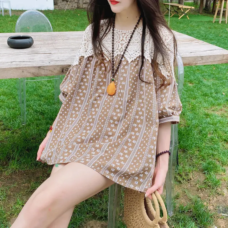 Mori Girl Style Vintage Broken Flowers Blouse Sweet Lace Spliced Female Clothing Casual Loose Summer Stylish Round Neck Shirt