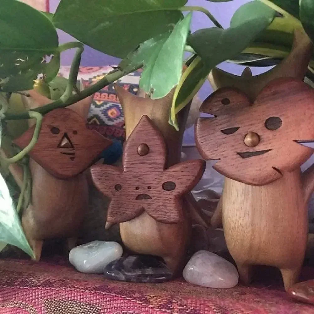 Statua Korok, famiglia Korok in legno, regalo artigianale per gli amanti del gioco Zelda Breath of The Wild, decorazione artigianale giocattolo