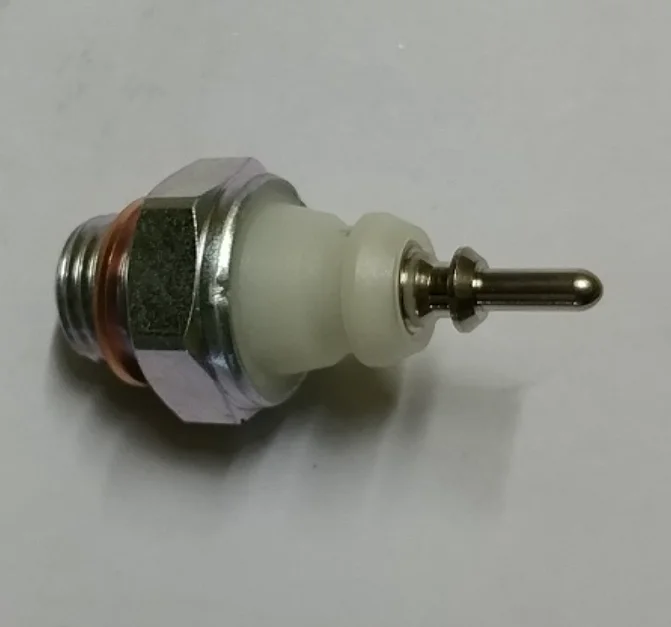 

Оригинальный переключатель давления масла 6715429017 для Ssangyong Actyon Rexton G4 Korando Actyon Sports Rodius/Stavic