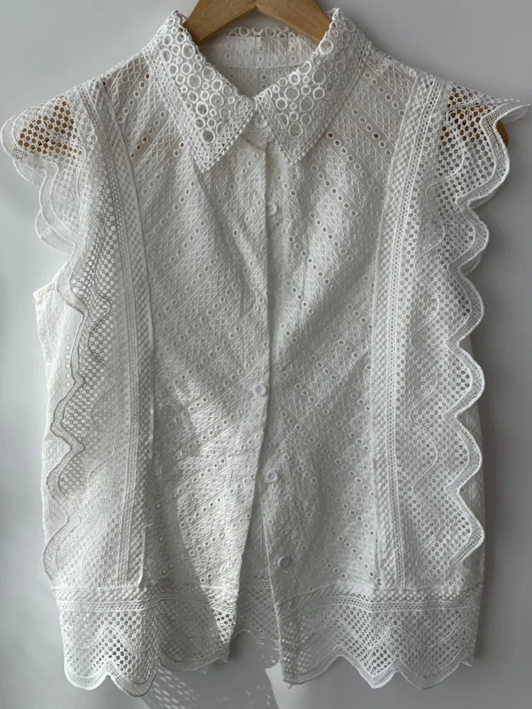 

New Summer Sleeveless Turn Down Collar Women Chic Shirt White Hollow Out Shirt Blouse Women Tops 2025 Blouses Blusas Para Mujer