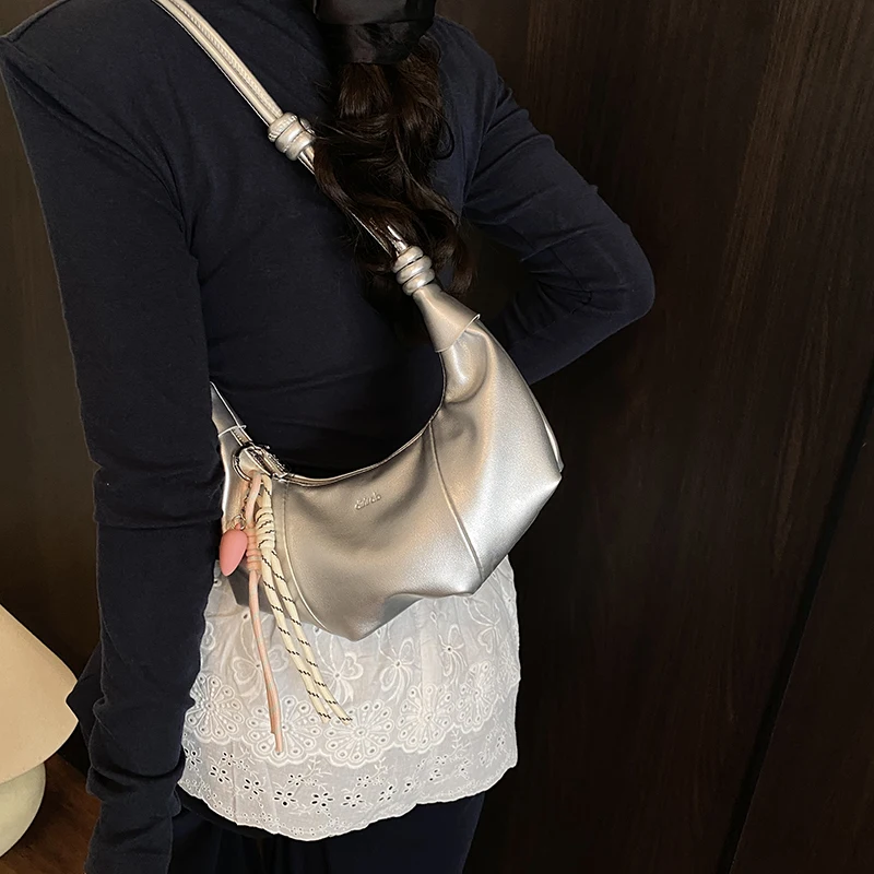 الجانب الأيسر الصغيرة بولي سرج سرج جلدي حقائب كروسبودي للنساء 2025 الاتجاه الجديد ريترو حقيبة كتف السيدات حقائب اليد والمحافظ الرجعية