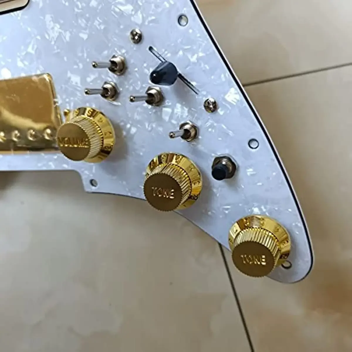 HSH Upgrade Loaded White Pearl  Pickguard Set Multifunction Switch Alnico 5 Pickups 4 Single Cut Switch 20 Tones