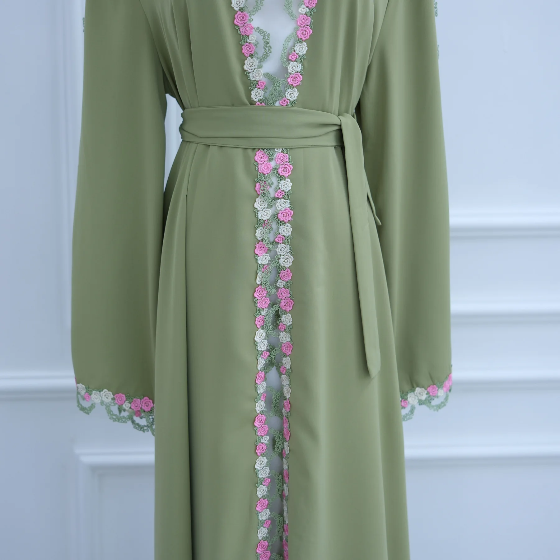 

Saudi Flower Open Abaya Kimono Dubai Turkey Kaftan Women Muslim Embroidery Maxi Dress Eid Jalabiya Islamic Robe Ramadan Caftan