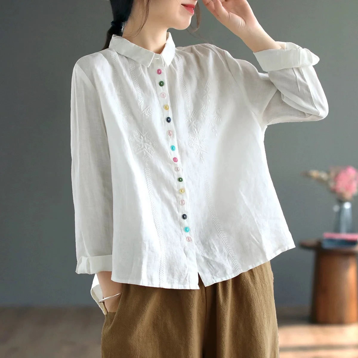 الرجعية المطرزة زر القطن الكتان المرأة ربيع الخريف فضفاضة سليم صالح طويل Sve irt طوق الأعلى