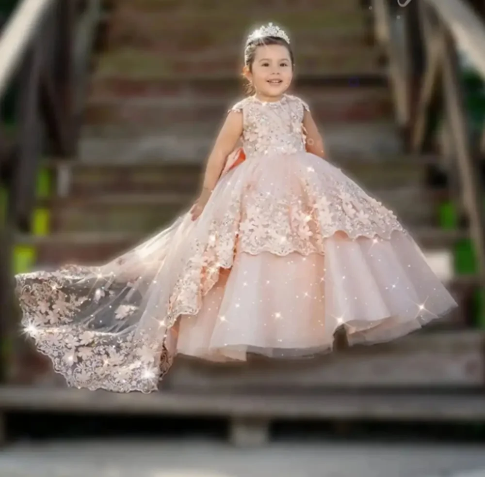 ชุดเดรสดอกไม้หรูหราสำหรับงานแต่งงานแอพพลิเคชันเปิดหลังพร้อมโบว์เด็กวันเกิดปาร์ตี้การศีลมหาสนิทครั้งแรกชุดบอล