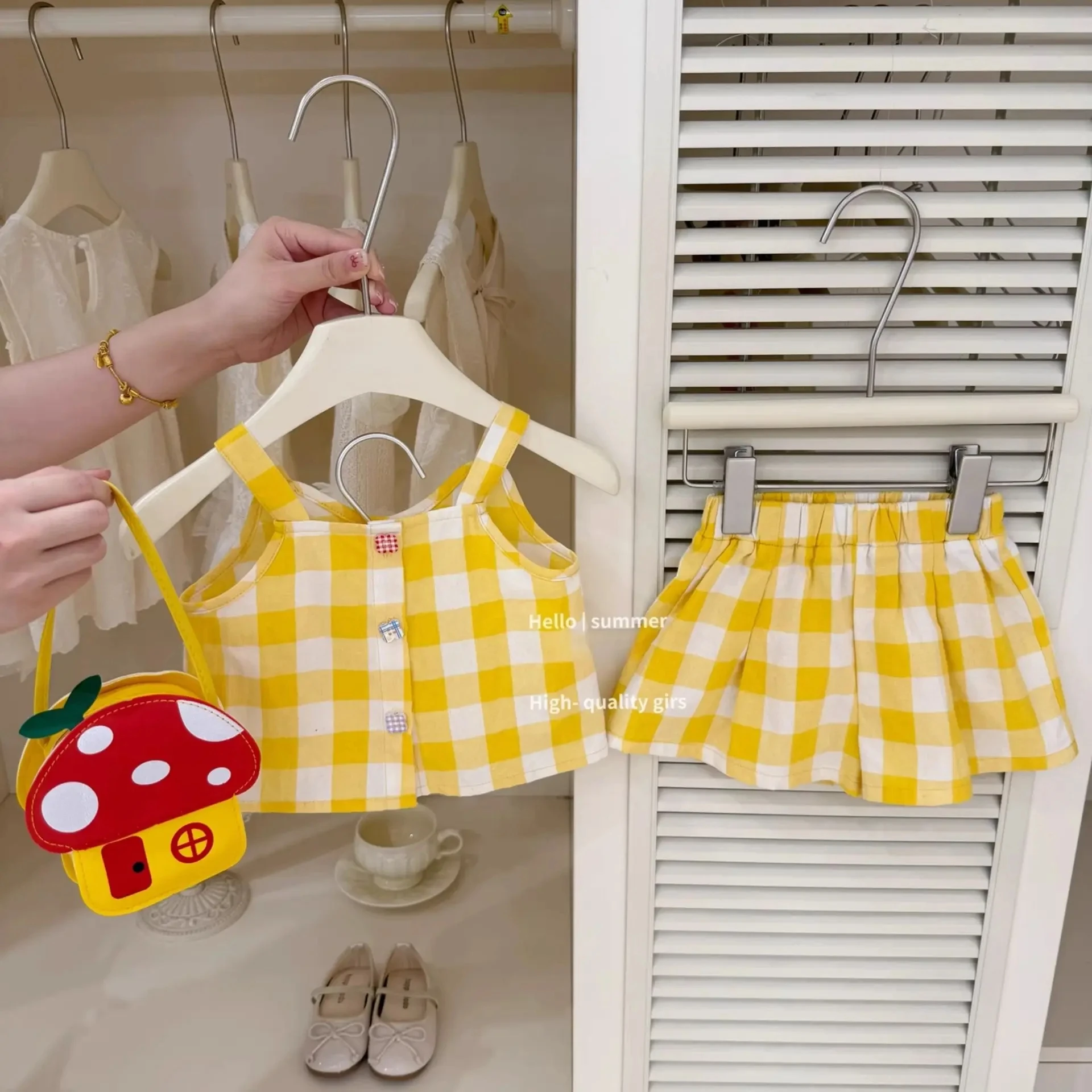 

Summer Gift Bag Set for Baby Girls: Yellow Checkered Sleeveless Halter Top And Shorts Two-Piece Outfit