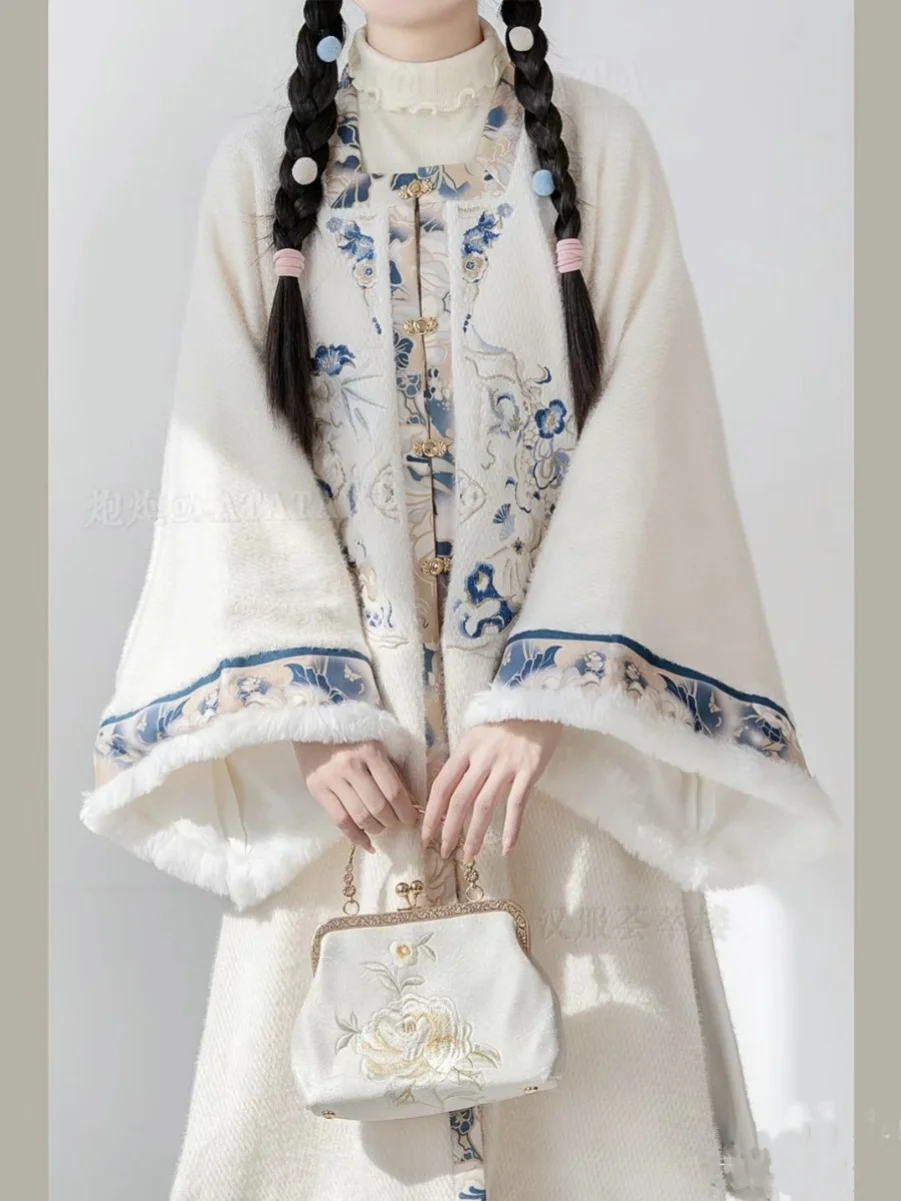 New daily Hanfu coat female Ming long square collar skirt horse skirt traditional vintage embroidery set