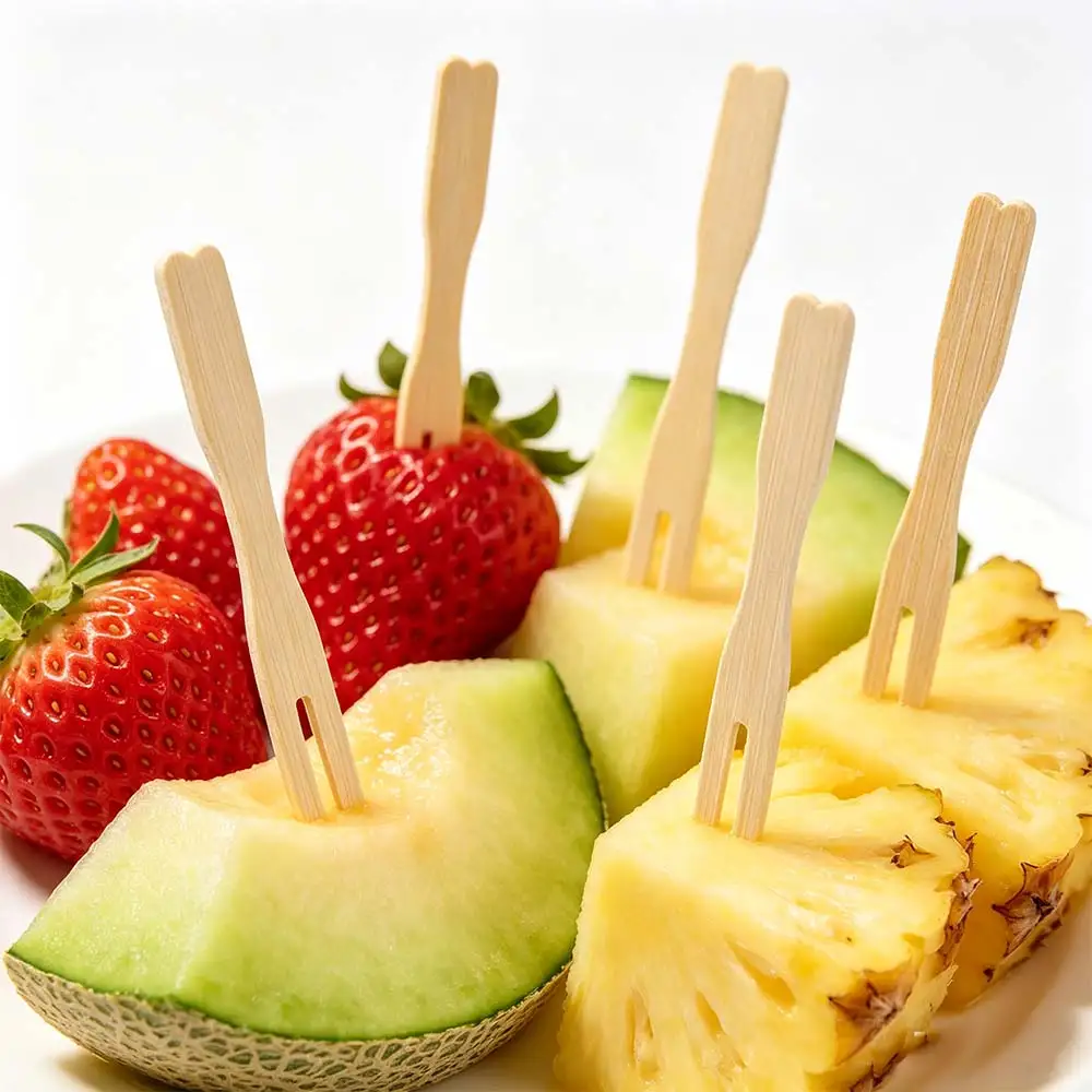 200 Pieces Bamboo Disposable Fruit Fork Love Shaped Top Mini Size Fruit Picks Eco-Friendly Cake Dessert Fork Party Supplies