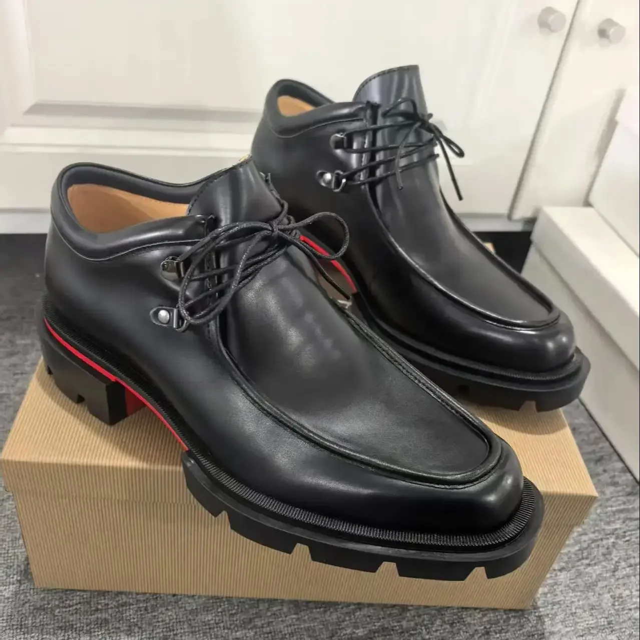 

Red Sole Business Gentleman Black Leather Loafers Men's Shoes Small Square Toe Metal Buckle Lace-Up Zapatos Para Pumps Low Heels