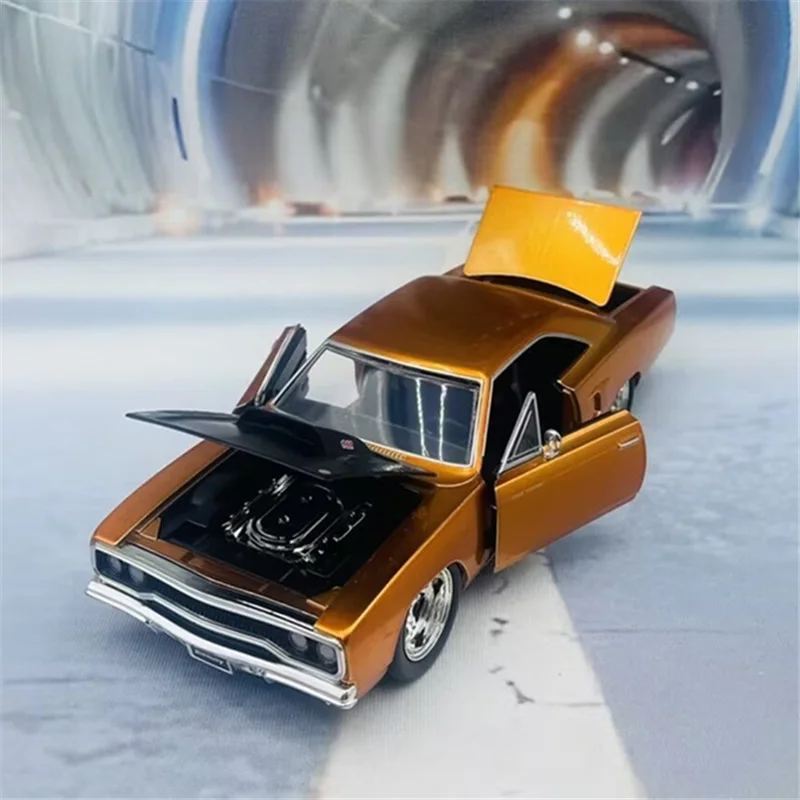 1:24 プリムスロードランナー合金スポーツカーモデルダイキャスト金属マッスルトラックレーシングカー車両モデル模倣子供のおもちゃのギフト