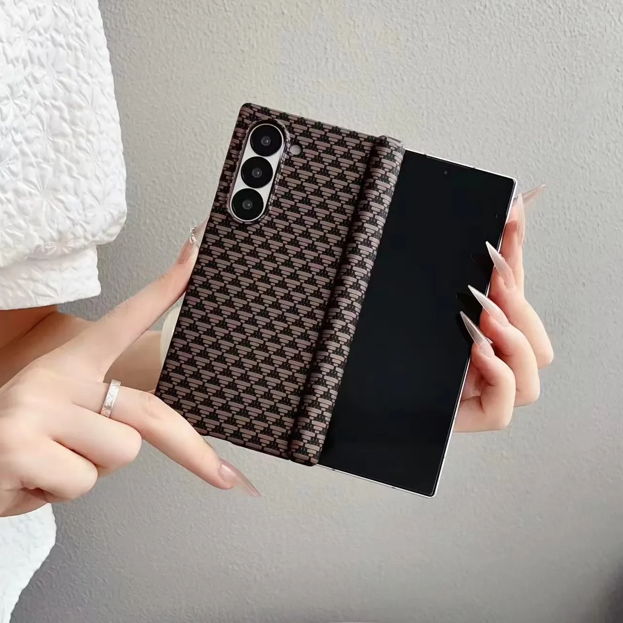 Luxury Phone Case Carbon Fiber Texture MagSafe For Samsung Galaxy Z Fold7 Fold6 Fold5 5G Wireless Charging Shockproof Cover