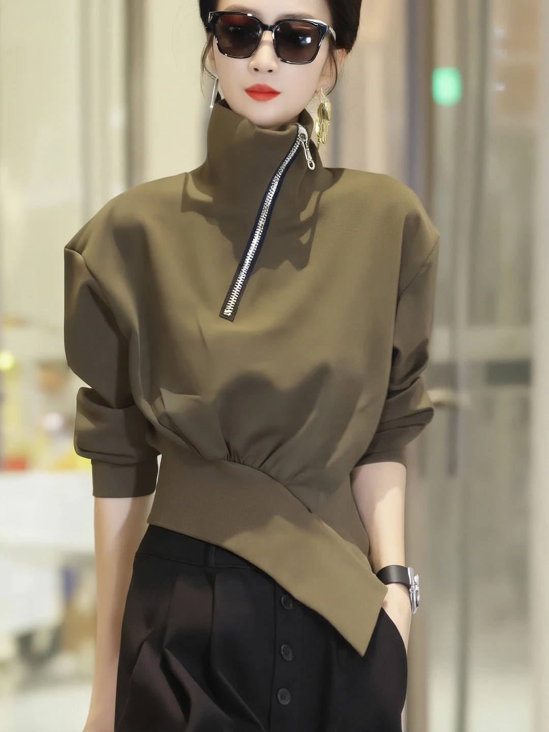 

Новая осенне-зимняя женская толстовка с воротником-стойкой на молнии, повседневная, с эффектом похудения, серия Miu, приталенный крой, длинный рукав