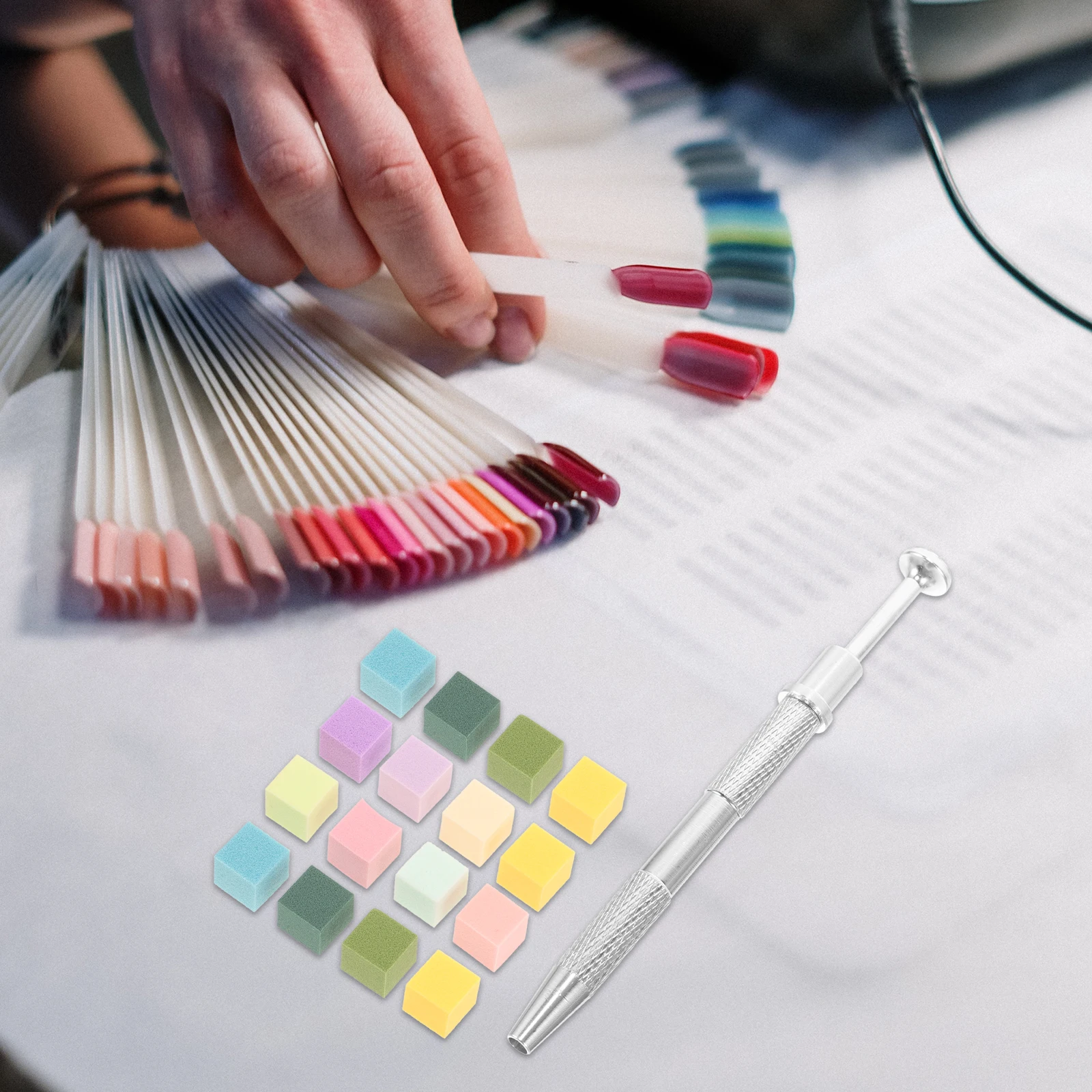 مجموعة واحدة من إسفنجات فنية للأظافر بحجم صغير لتطبيق دقيق وسادات إسفنجية نابضة بالحياة وأداة قبضة متضمنة أداة الأظافر #6