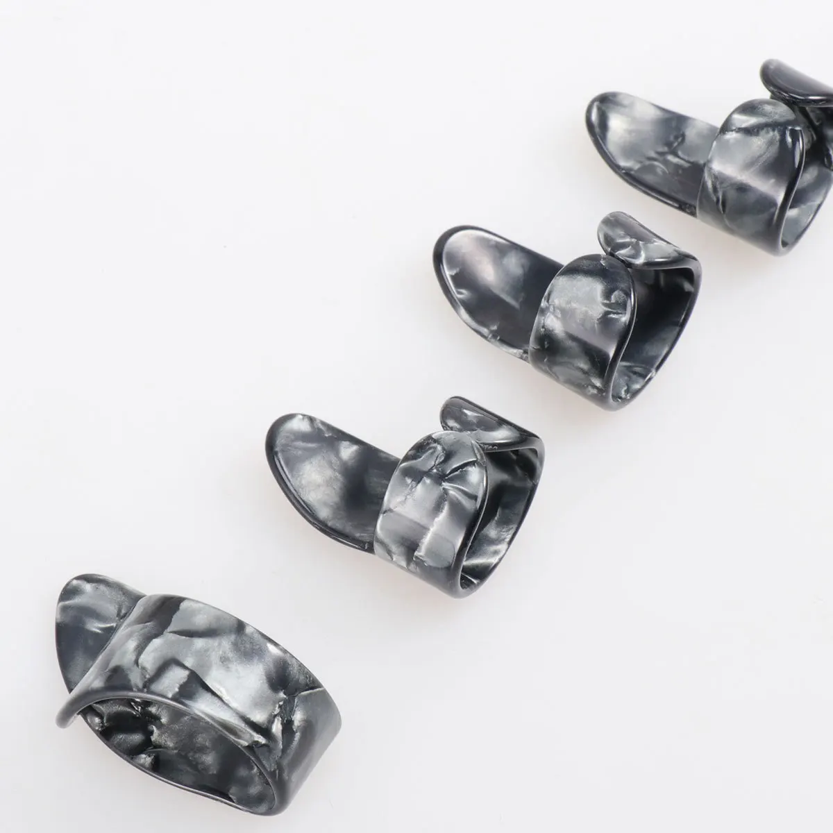 

4Pcs Guitar Picks Thumb Finger Ultra Thin Celluloid Durable Lightweight for Guitar Bass Practice Black Grey Iron Box