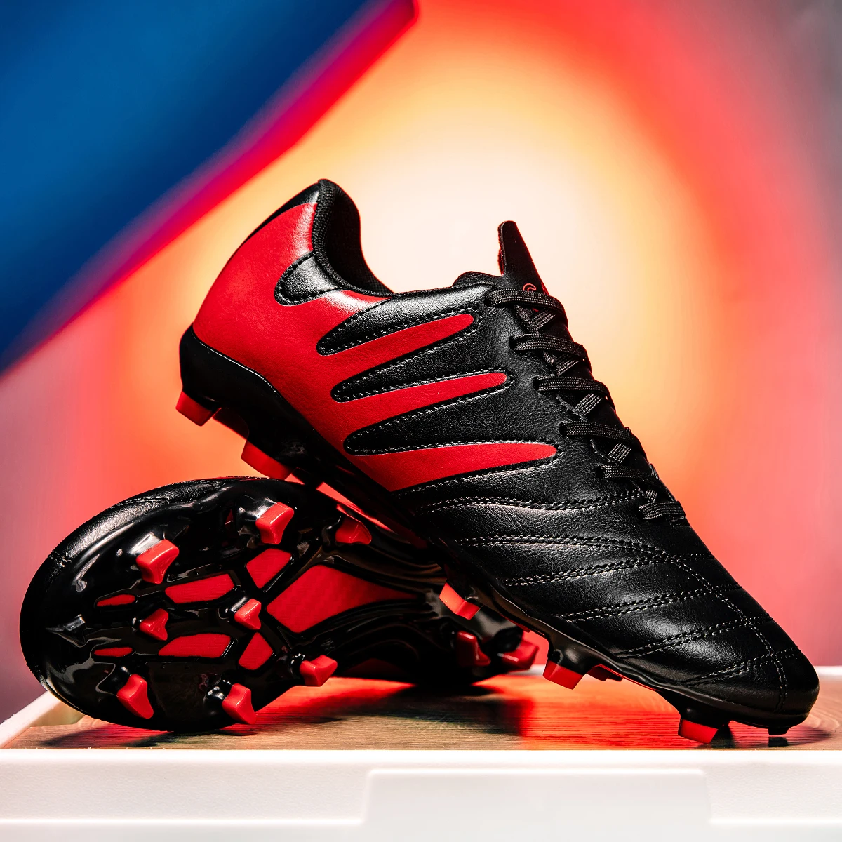 

Professional football boots Crushed Nail TF and Spike FG, 3 beautiful colors to choose from unisex styles are breathable