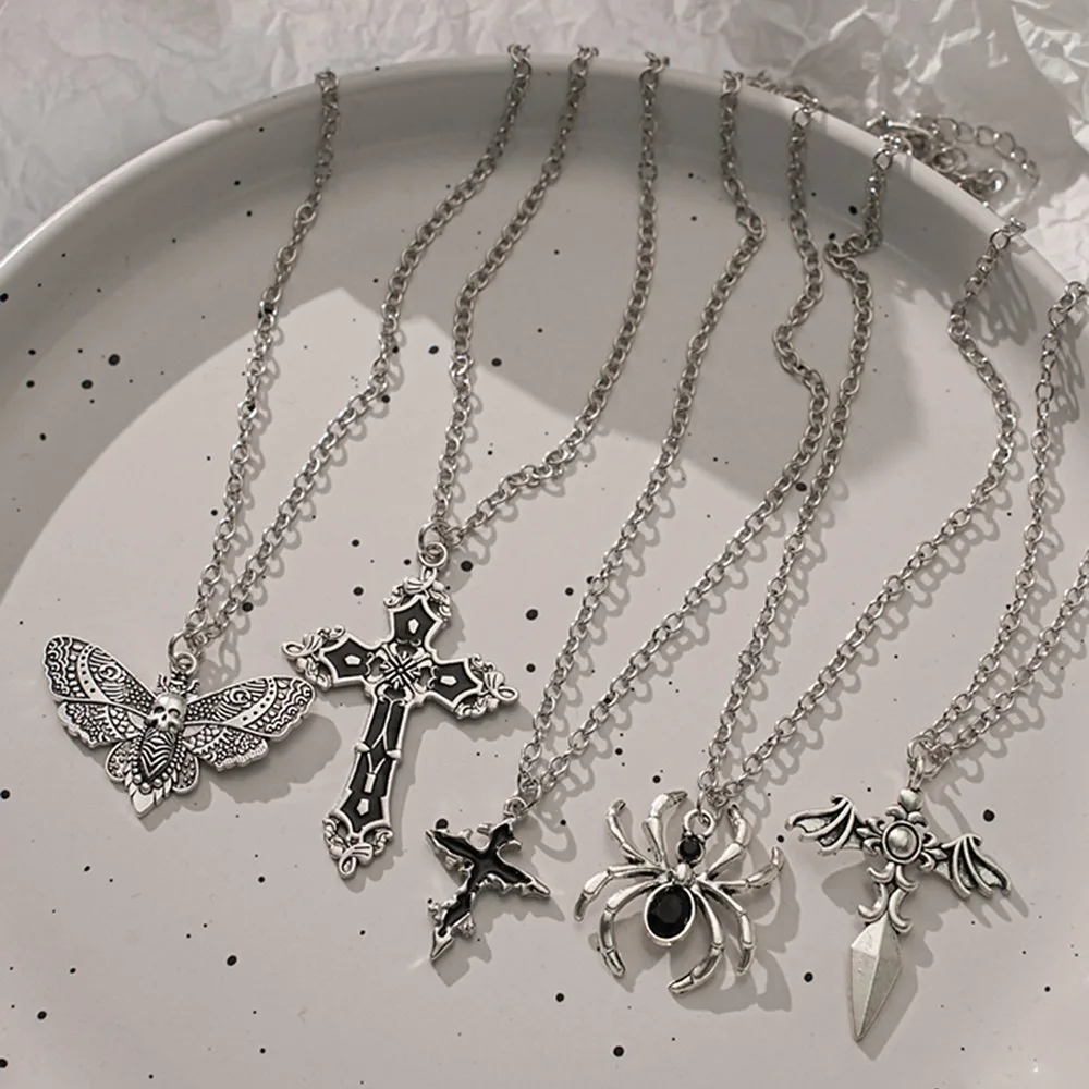 Dark Gothic Punk Alien-shaped Black Cross Spider Bat Pendant Necklace for Men Women Halloween Party Hip Hop Retro Jewelry Gifts