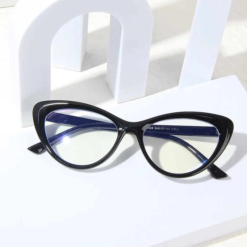 Gafas de ojo de gato a la moda para mujer, gafas transparentes antiluz azul a la moda, gafas de ordenador con montura grande 2024