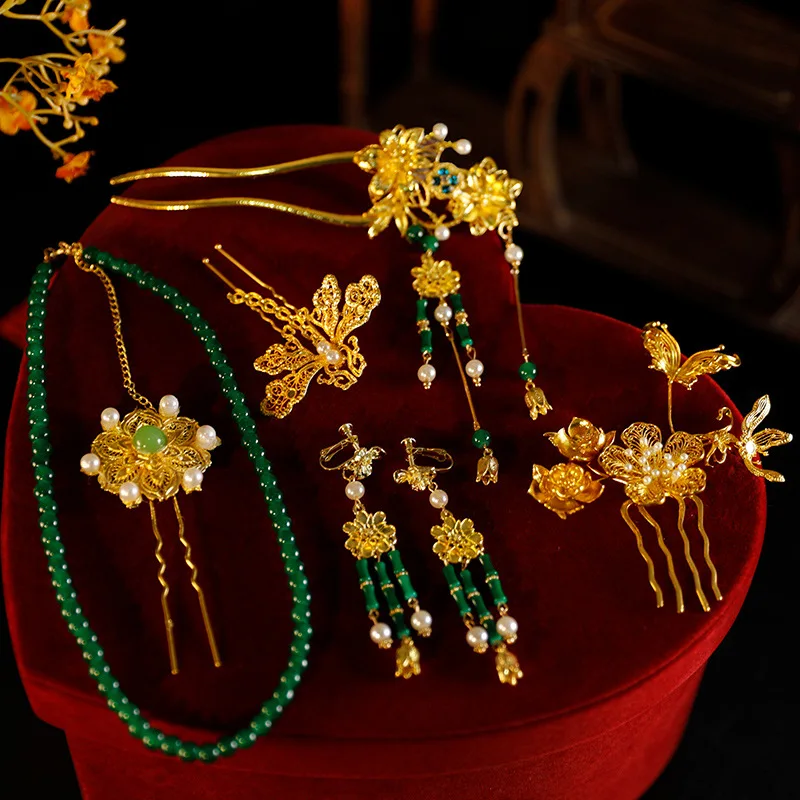 

Chinese Style Morning Gowns Headdress Vintage Premium Flower Golden Tassel Hairpin Bridal Cheongsam Gown Simple Hair Accessories