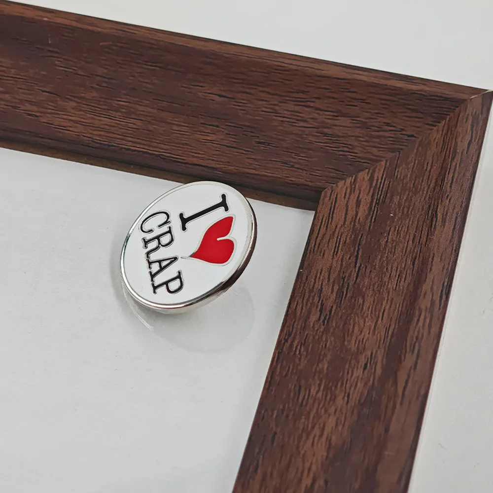 Runde „I Love Crap“ Lustiger Slogan Emaille-Pin Rotes Herz Meme Brosche Rucksack Kleidung Anstecknadel Neuartiger Schmuck Geschenk – Detail 8