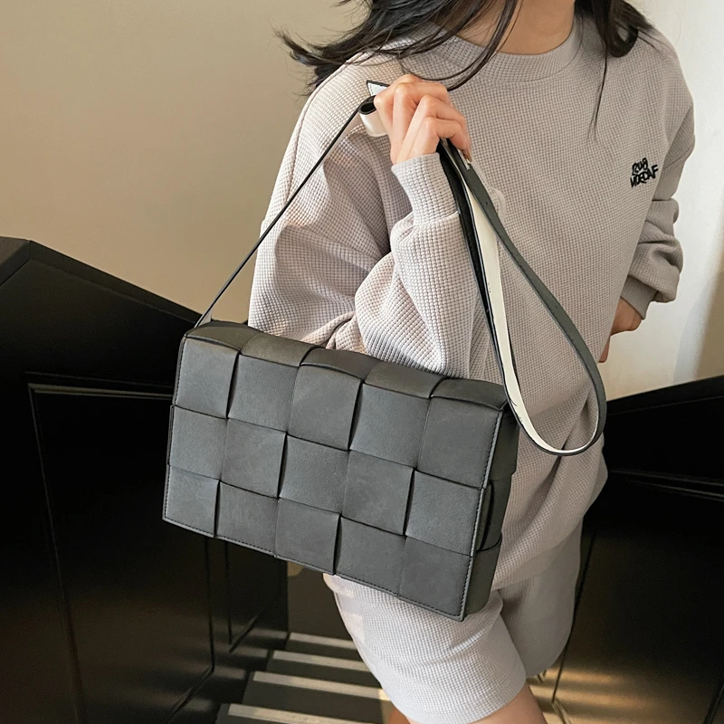 

Luxury Designer Leather Crossbody Bag For Women - Classic Elegant Shoulder Handbag Tote With Premium Stitching