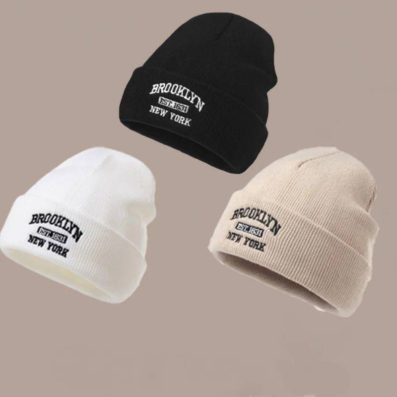 

Letter Flanging Knitted Wool Hat Autumn and Winter Lovers Joker Warm Ear Protection Cold Show Face Small Simple Cold Hat