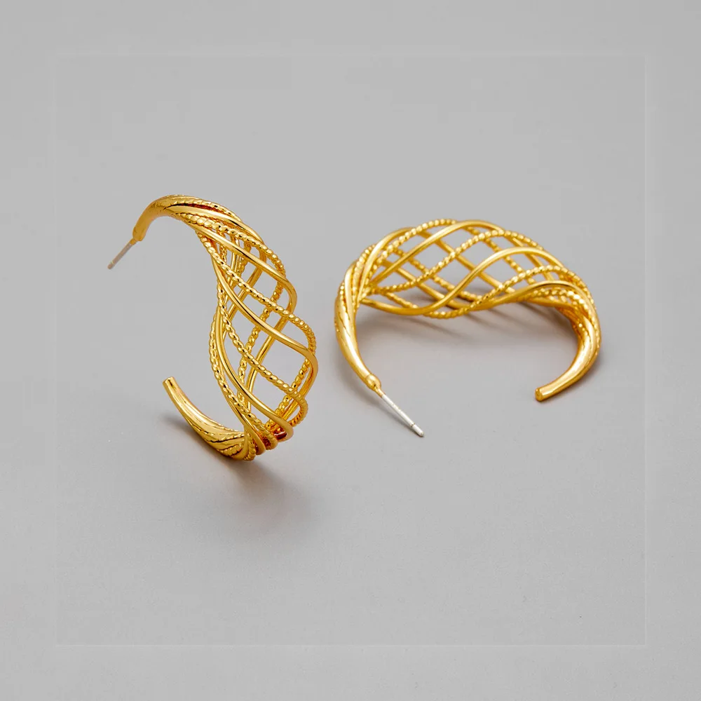 

Fashion Classic Design Personality Spiral Geometric Lines Simple, Versatile Earrings, Retro Fashion, High-end Earrings for Women