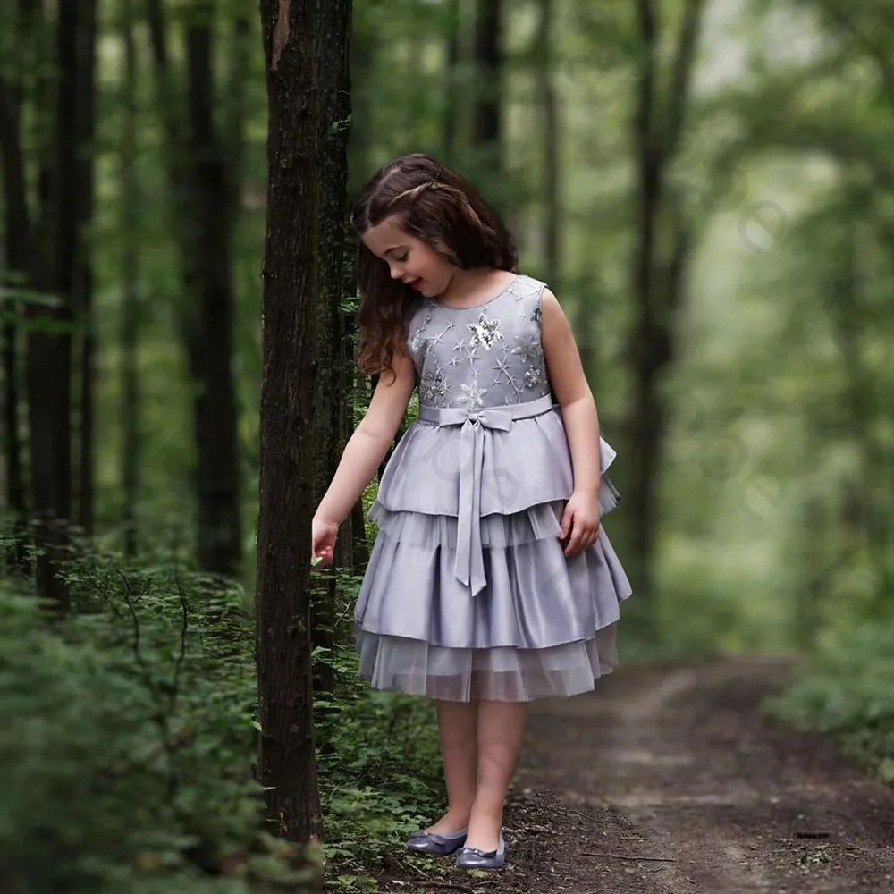 Customized Lovely Grey Flower Girl Dress O Neck Tiered Sequin Bow Wedding Kids Pageant Evening Gowns Knee Length First Communion