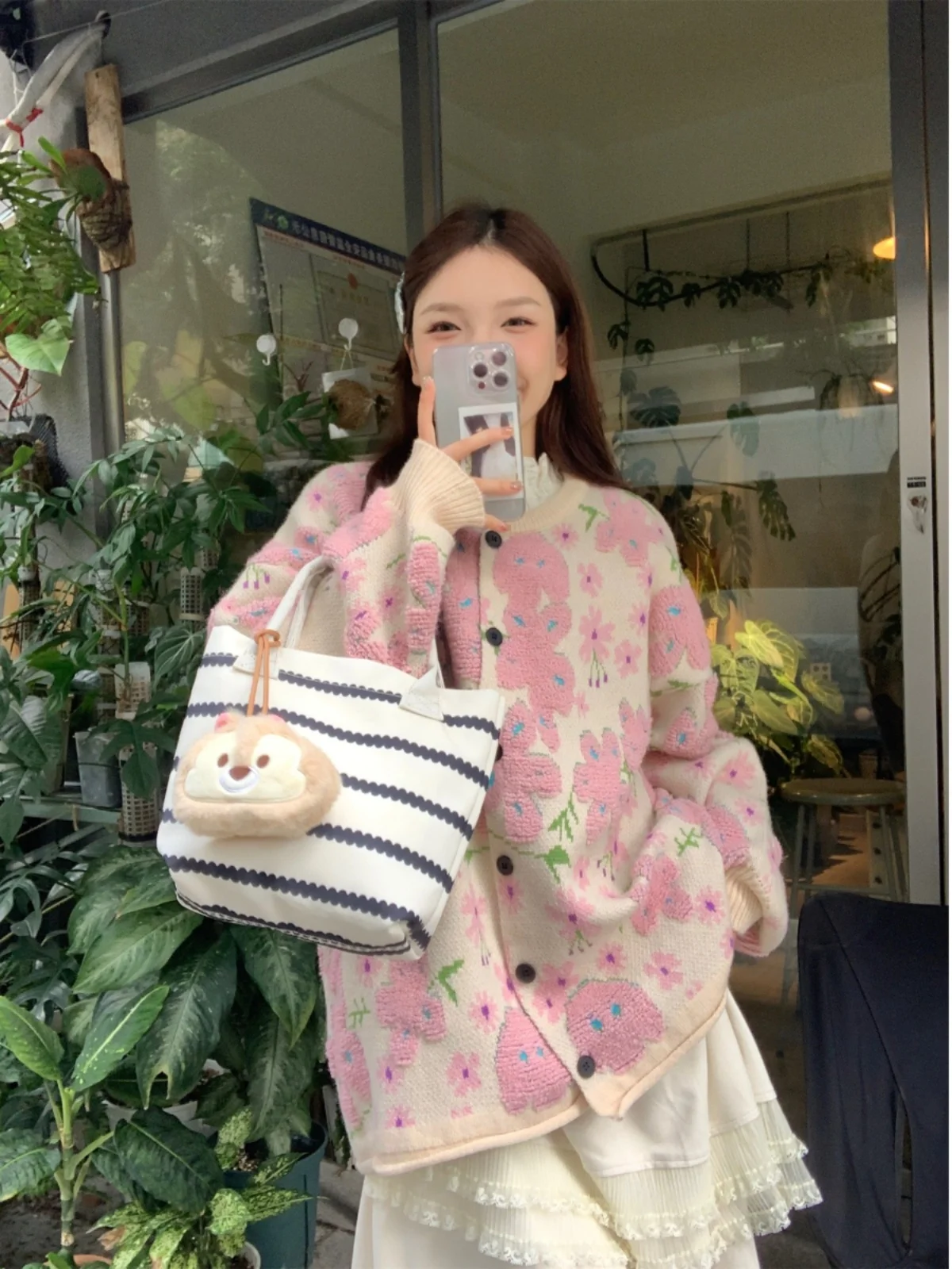 

Розовый флокированный кардиган с цветочным узором, свободный, мягкий, удобный, женский, весенний, новый стиль, антивозрастной, повседневный, модный, верхняя одежда