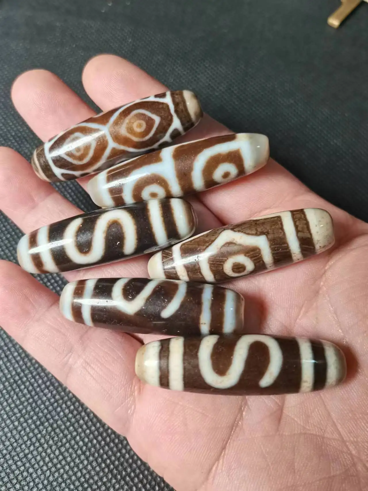 

1pcs Natural Old Agate dzi Black and white Dragon Eyes Weathering White Core Holes Amulet Jewelry DIY Beads