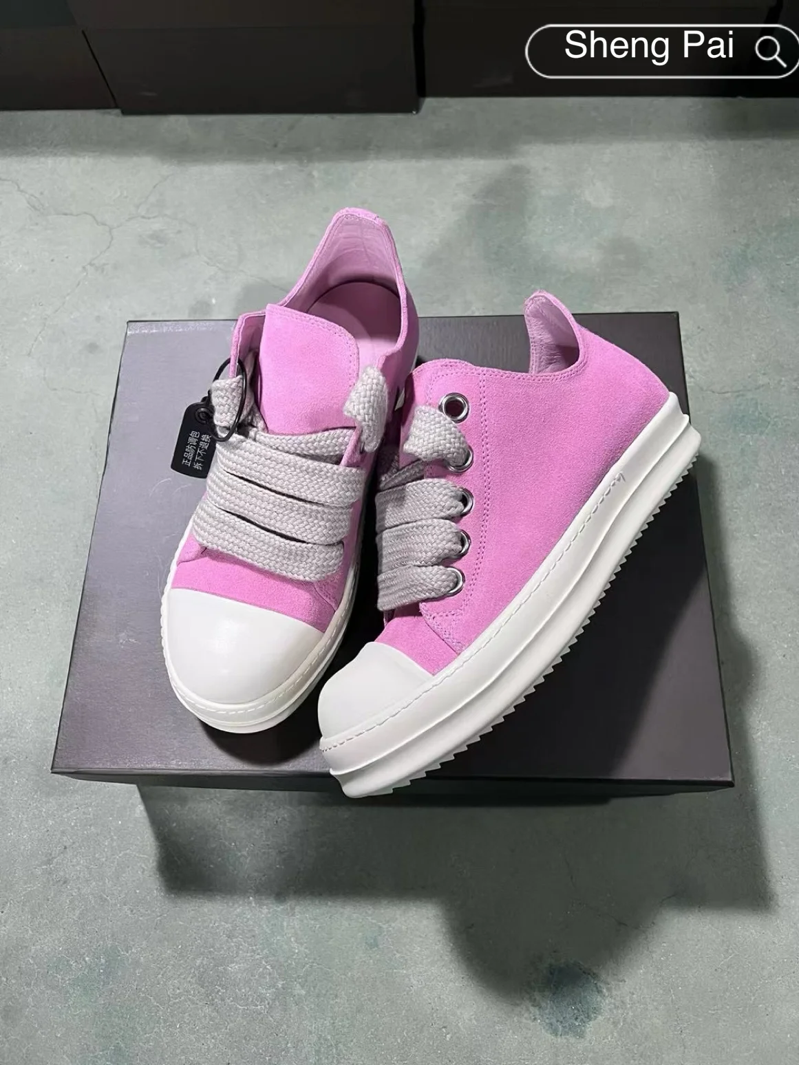 

Fashion Men's Athleisure Shoes Suede Low Top Shoes High Quality O-wen Women's Sneakers Thick Lace Design Ankle Shoes