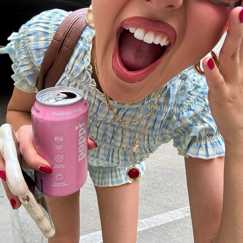 

Combhasaki женский летний комплект из 2 предметов с рюшами на подоле и клетчатым принтом, комплект одежды с гофрированными сборками, тонкая рубашка с круглым вырезом + эластичные шорты с высокой талией