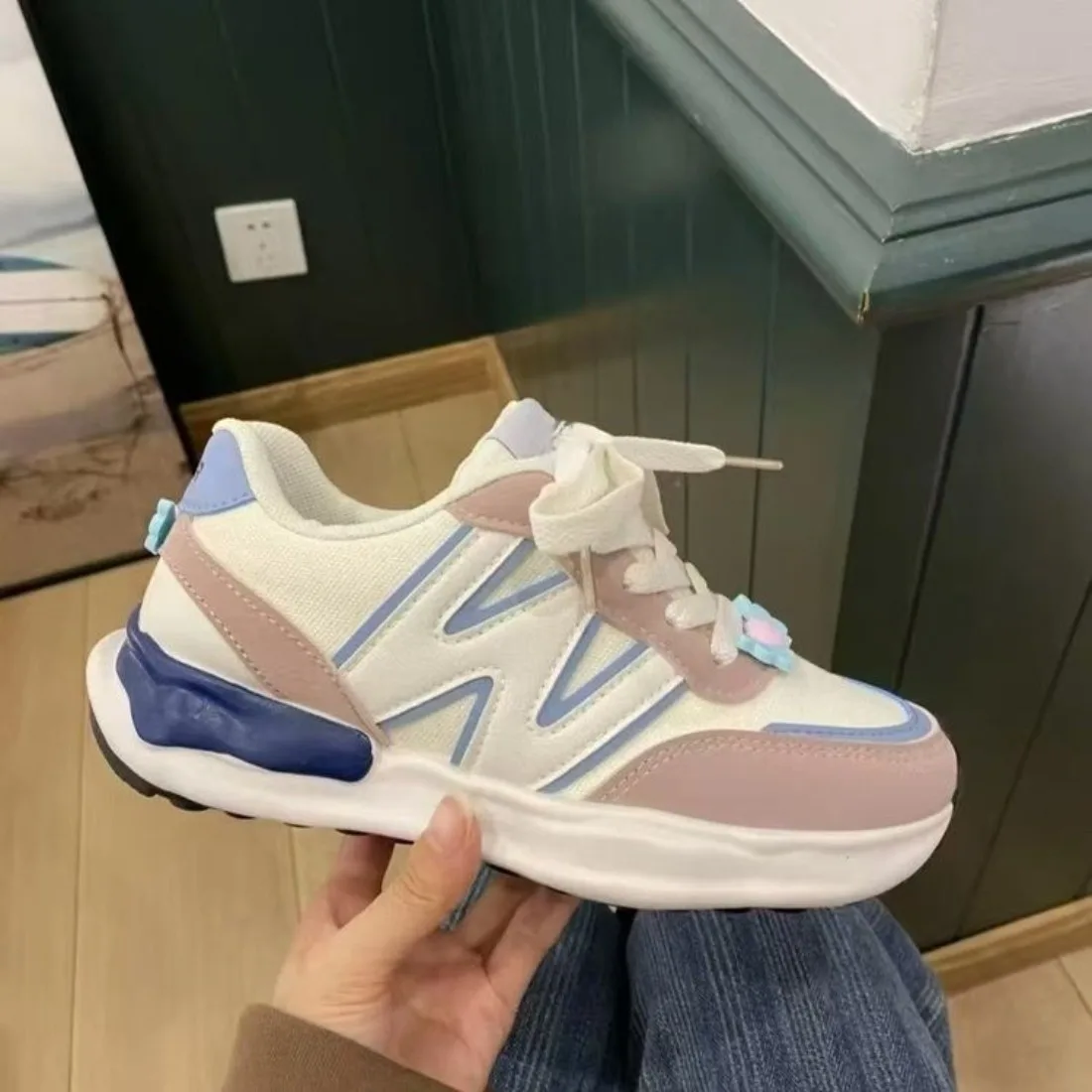 

Повседневные женские кроссовки 2026: Новинка осени, универсальные, на толстой подошве, в стиле «папины кроссовки», для студентов, с мягкой нескользящей подошвой, спортивные.