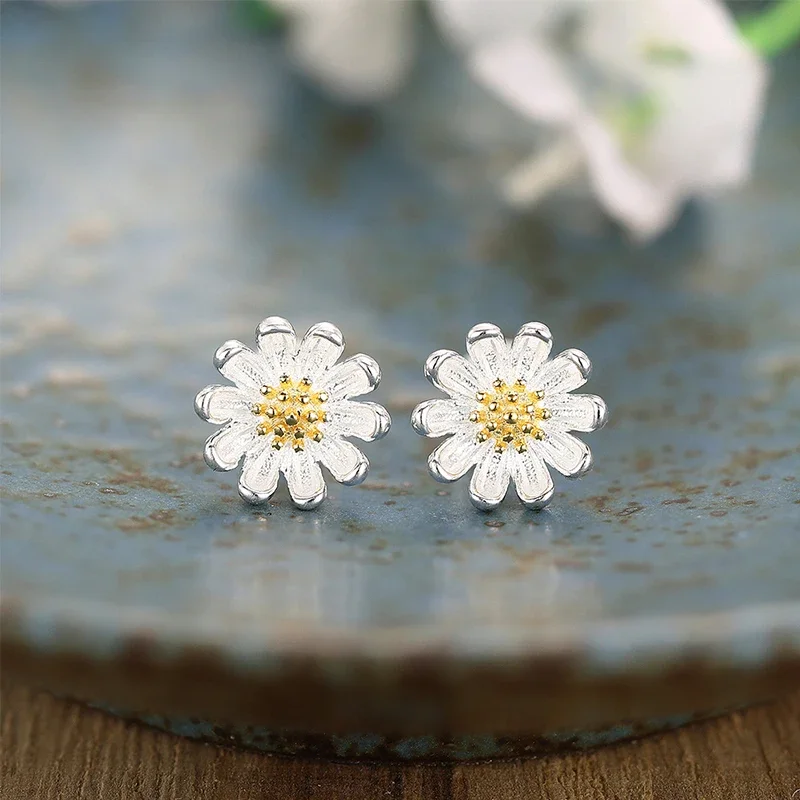 Huitan Plata de Ley 925 auténtica pendientes innovadores con diseño de flores para mujer, accesorios bonitos y encantadores, dijes, joyería de fiesta