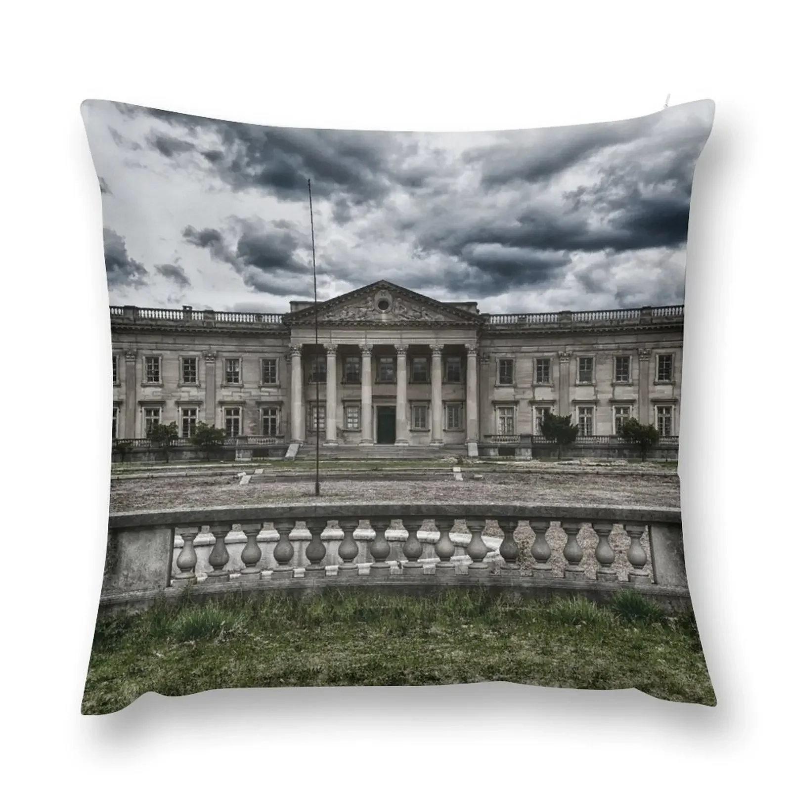 Lynnewood Hall Mansion Throw Pillow Sofa Cushion Cover Couch Cushions Pillows Aesthetic christmas ornaments 2025 pillow