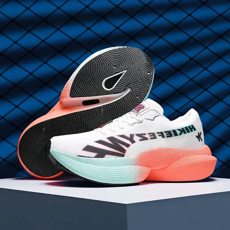 Running shoes are really breathable, with soft soles and carbon plates that are very lightweight Parent-child couple  sneakers