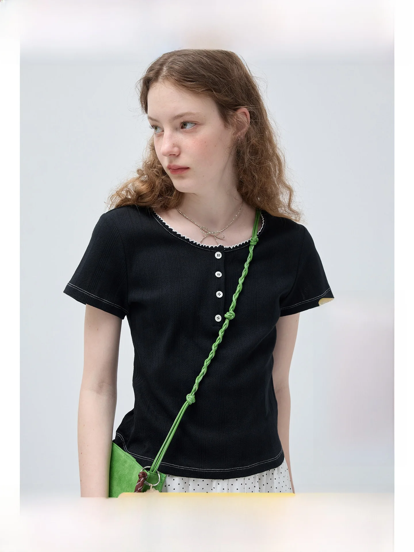 

Женская футболка больших размеров с эффектом похудения, круглым вырезом и коротким рукавом, вязаная, весенняя, модная, повседневная, для полных женщин