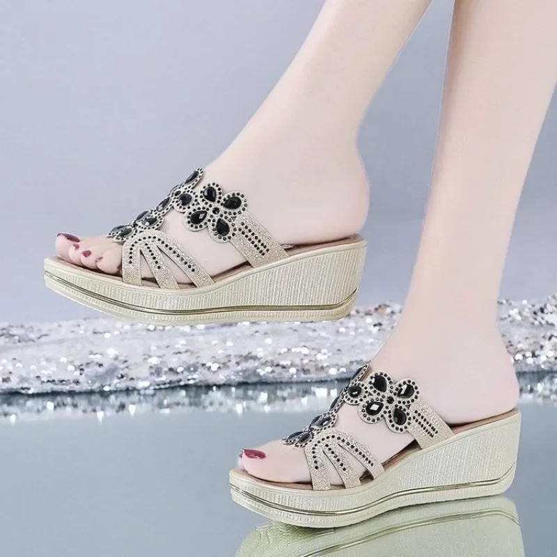 Woman Slippers New Fashion Sandals Rhenstone Jewels Shoes For Women Crystals Flip Flops On Offer Wholesale Bulk Low Price Slides