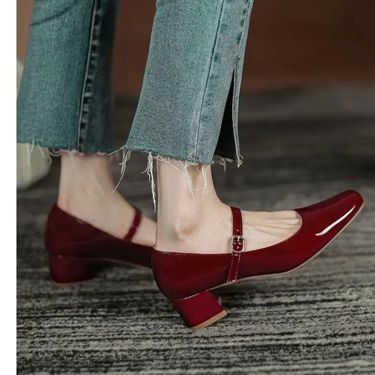 New Women\'s Red Black Mary Janes Shoes High Quality Leather Low Heel Dress Shoes Square Toe Shallow Buckle Strap Women\'s Shoes