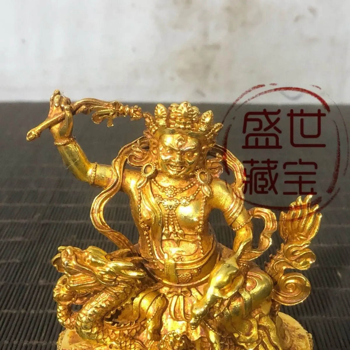 Gilt Tibetan white god of wealth dharma protector buddha statue six-armed mahakala Ornament Decoration Tea Pet Figurines