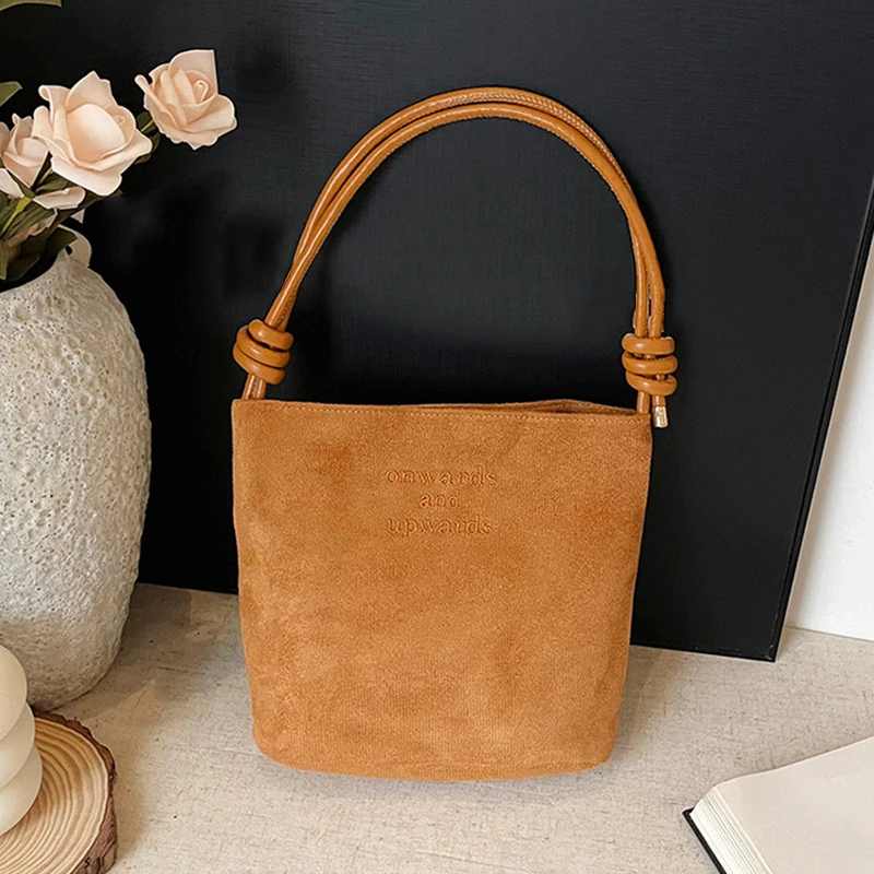 Damen-Handtasche aus Wildleder mit großer Kapazität und Buchstabenmuster, magnetische Schnalle, Samt, PU-Unterarmtasche im Retro-koreanischen Stil – Detail 21